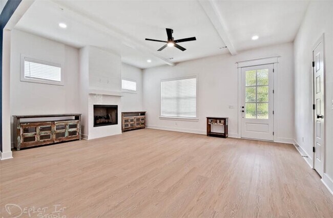Building Photo - 6207 SW Luster Rd