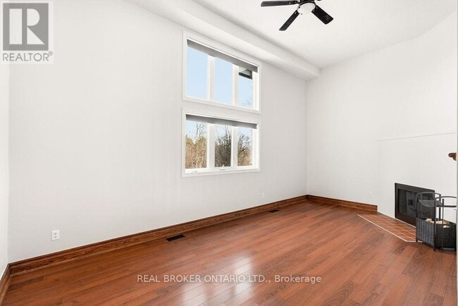 Building Photo - 3205 Uplands Dr