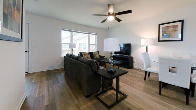 Foto del edificio - 15544 Finley Way