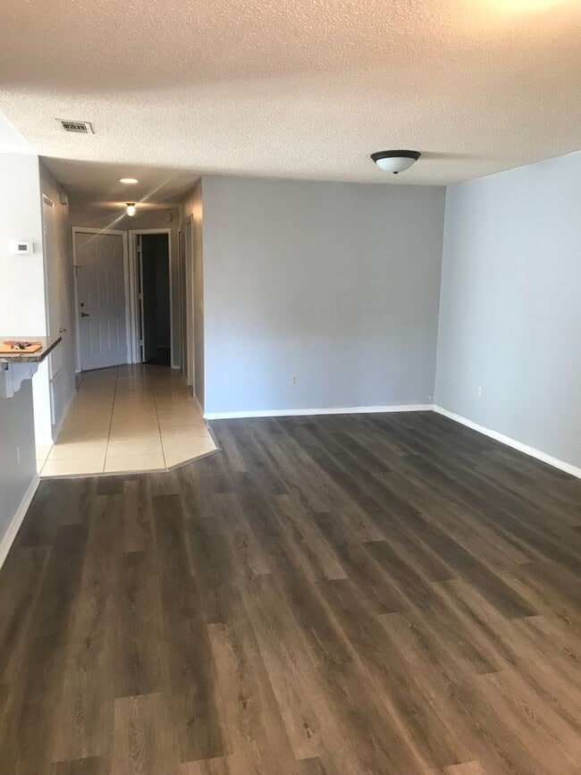 Photo - 7665 Sugar Bend Drive Apartment
