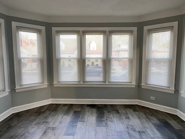 Building Photo - 8728 S Honore St