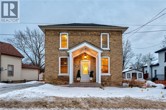 Building Photo - 51 Manley St