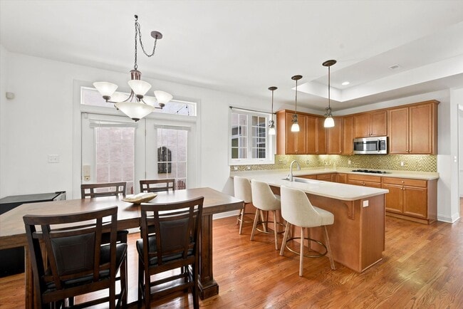 Building Photo - 65 Old Barn Dr