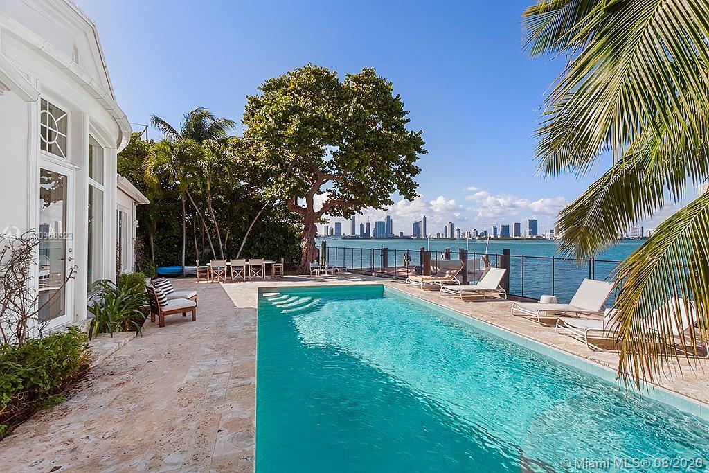Foto principal - 426 W San Marino Dr