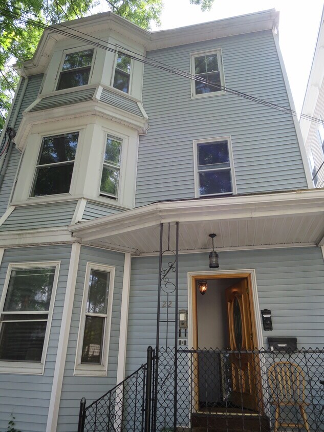 Primary Photo - 22 Bristol St