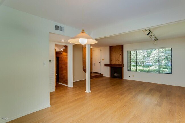 Building Photo - 246 N Orange Grove Blvd