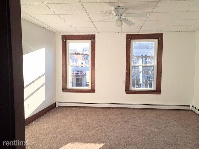 Building Photo - 3 br, 1.5 bath  - 780 Broad St
