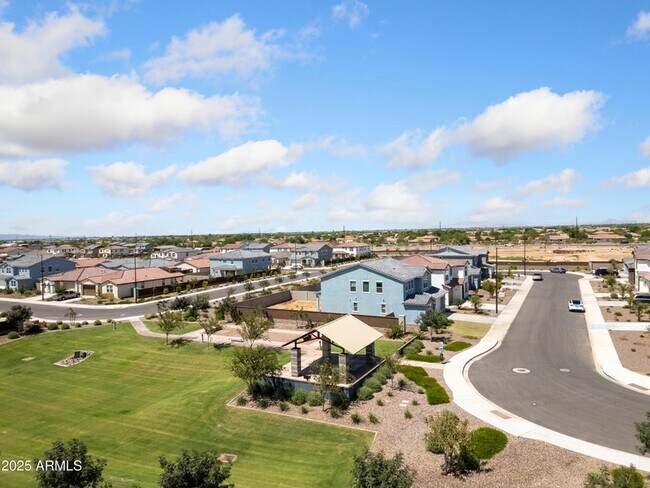 Foto del edificio - 7352 S Briarwood Ln