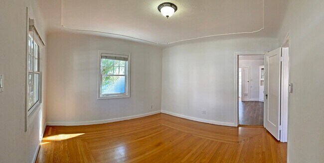 Foto del edificio - Cozy, Beautiful Updated 2 Bedroom Home!