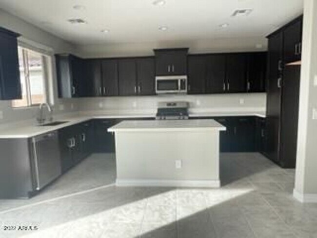 Building Photo - ++NEW BUILD++ Gorgeous 5 Bed 3 Bath Home i...