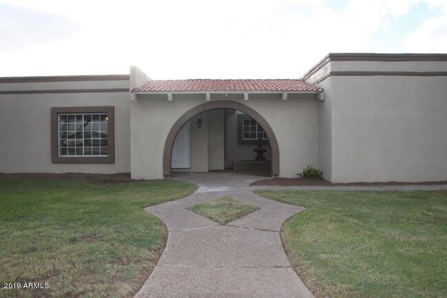 Building Photo - 906 E Jasmine St