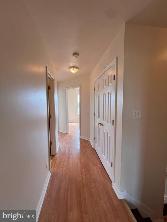 Building Photo - 222 Pony Cir