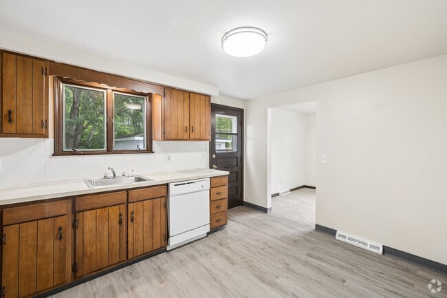 3BR, 1.5BA - 1,274SF - Kitchen - Creekwoods Community