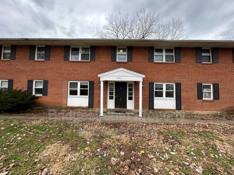 Photo - 1901 Hazel Ave