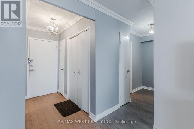 Photo du bâtiment - 130 Neptune Dr