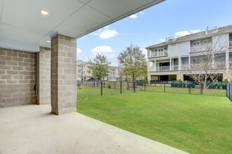 Building Photo - 2714 Veranda Falls