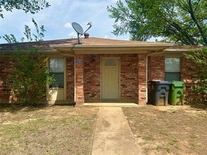 Building Photo - 2301 Lido Ln