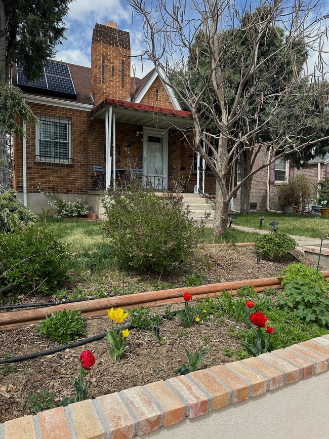 Photo - 3423 St Paul St House