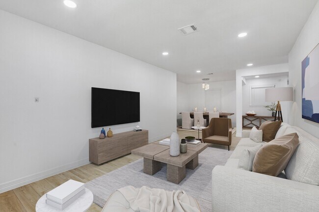 Foto del edificio - 6315 Thrush Dr