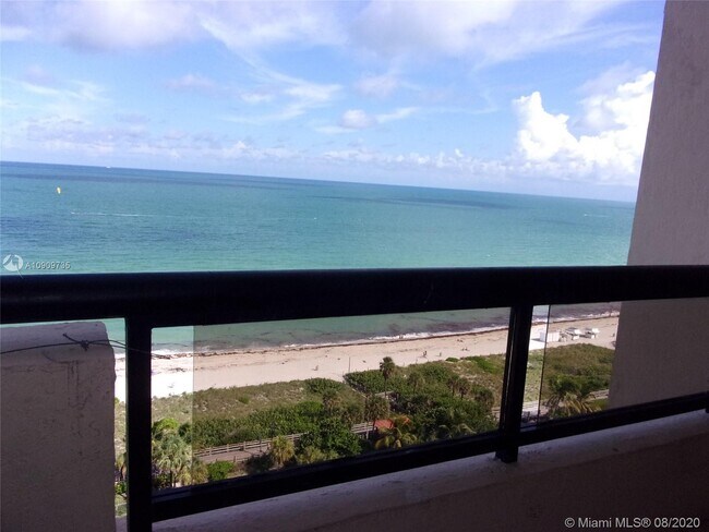 Foto del edificio - 2555 Collins Ave