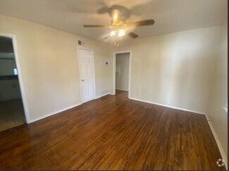 Building Photo - 504 Patton Dr