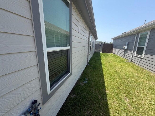 Photo - 16039 Kingfield Haven Dr Unit House
