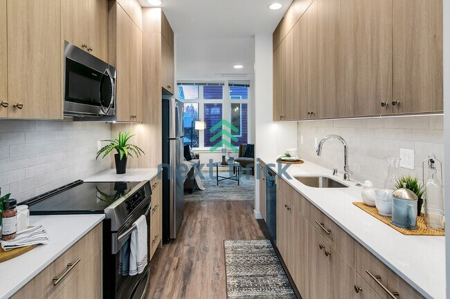 Building Photo - "Modern 3 Bed, 2.5 Bath Central District Residence with Garage"