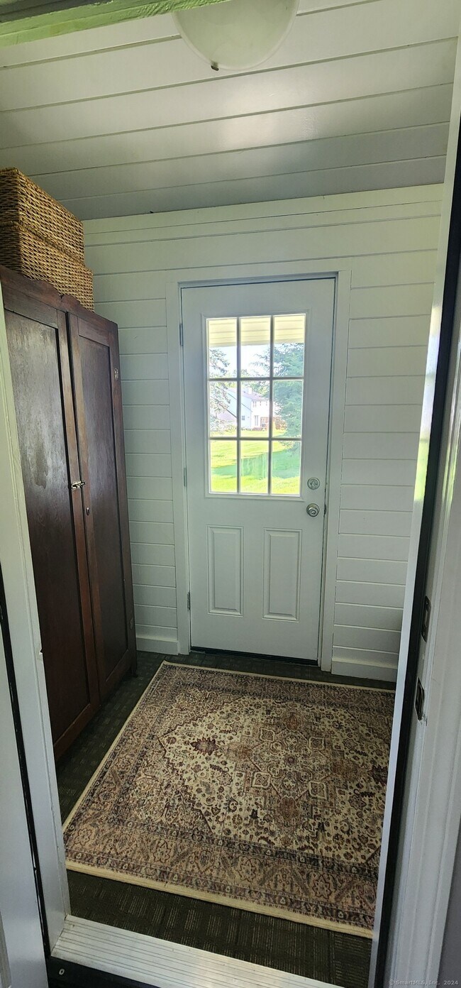 Foto del edificio - 144 Addison Rd