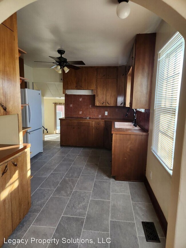 Foto del edificio - 3 br, 2 bath House - 2205 E. 13th St.