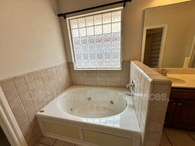Foto del edificio - 1045 SW 128th St