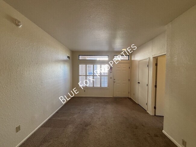 Foto del edificio - 7944 E Colette Cir