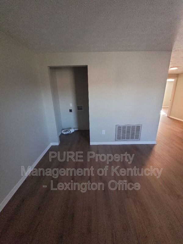 Foto del edificio - 427 Cardwell Ave