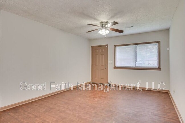 Foto del edificio - 326 Sterling St