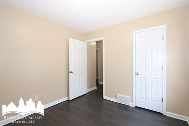 Foto del edificio - 1092 Cross Wood Ln