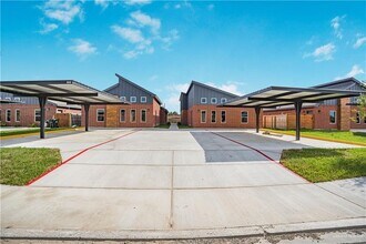 Building Photo - 12 Hidden Hls St