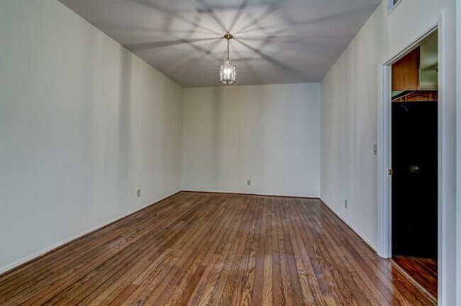 Foto del edificio - 2632 Peachtree Rd NW