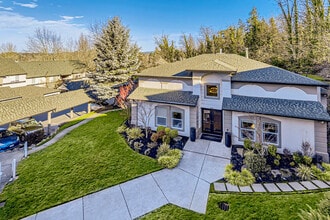 Building Photo - Scott Mountain