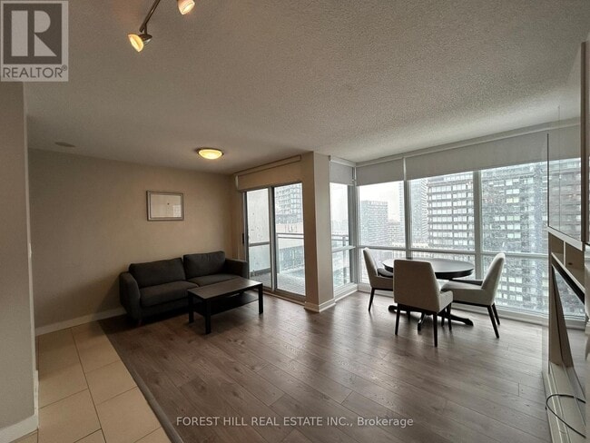 Photo du bâtiment - 4301-15-2915 Fort York Blvd