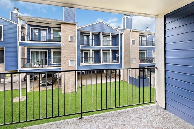 Building Photo - 18519 Egret Bay Blvd