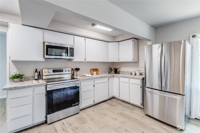 Building Photo - Charming updated 3 bed home in Hillman City!