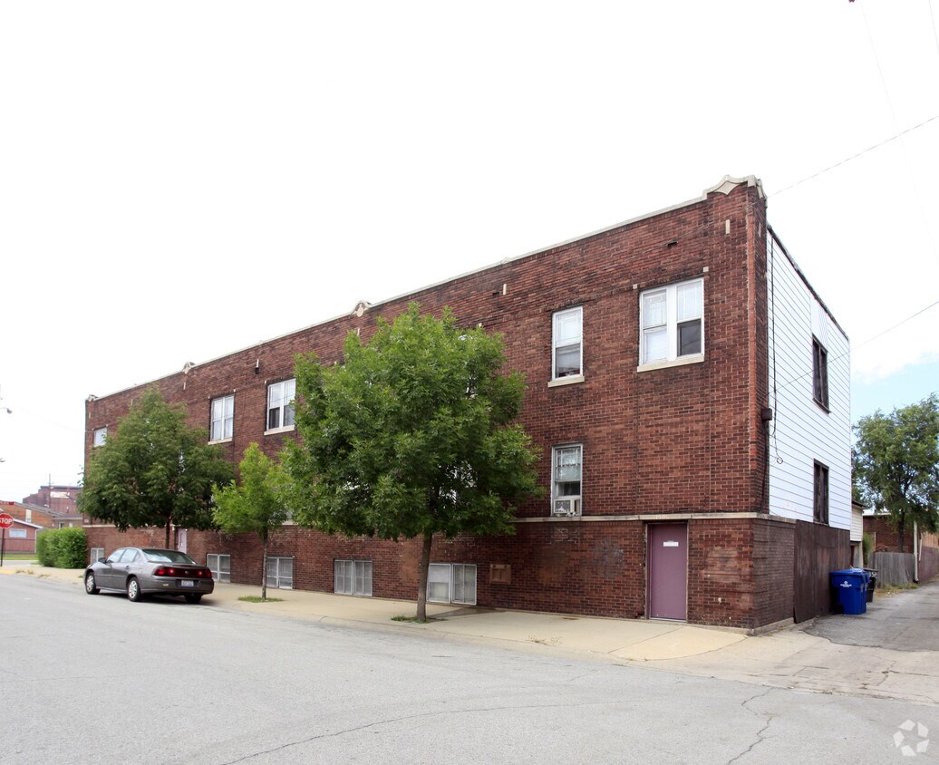 Building Photo - 3527 Hemlock St
