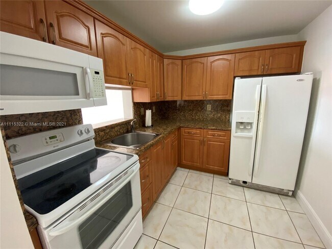 Foto del edificio - 5201 NW 7th St