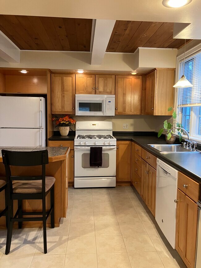 Cocina - 31 Linwood Ave