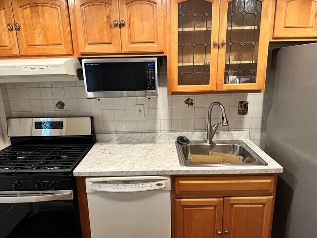 Foto del edificio - 6936 Broening Rd