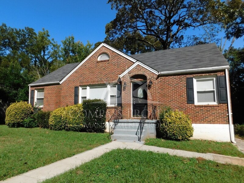 Primary Photo - 2528 Amelia Ave