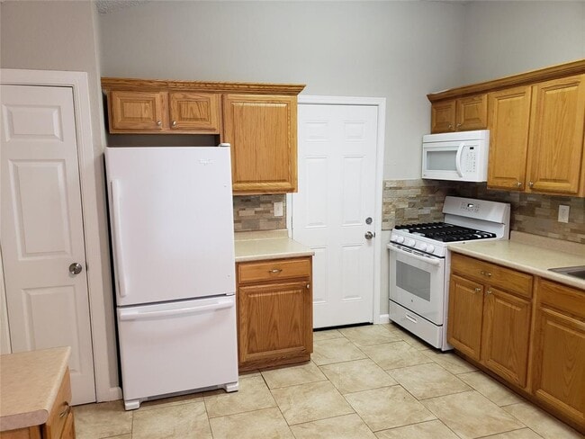Building Photo - 5139 Kilkenny Dr