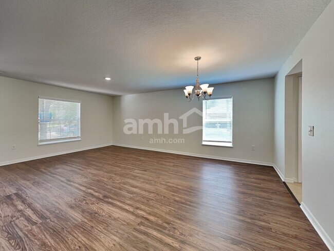 Foto del edificio - 715 Valrico Hills Ln