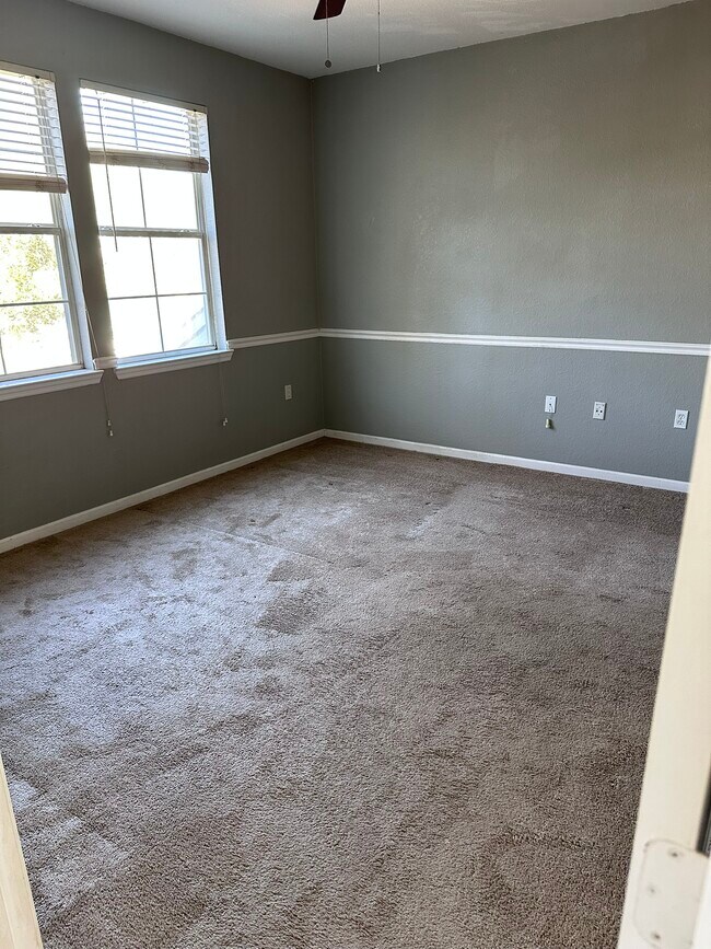 Foto del edificio - 8550 Touchton Rd