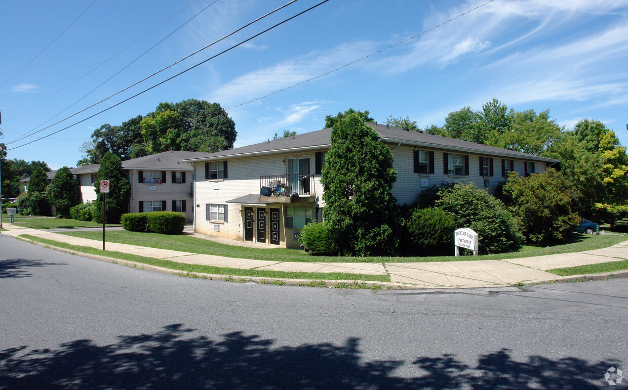 Primary Photo - Mountain Lane Apartments