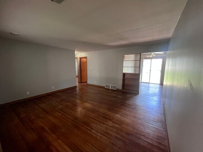 Foto del edificio - 3 Bedroom / 1 Bath House